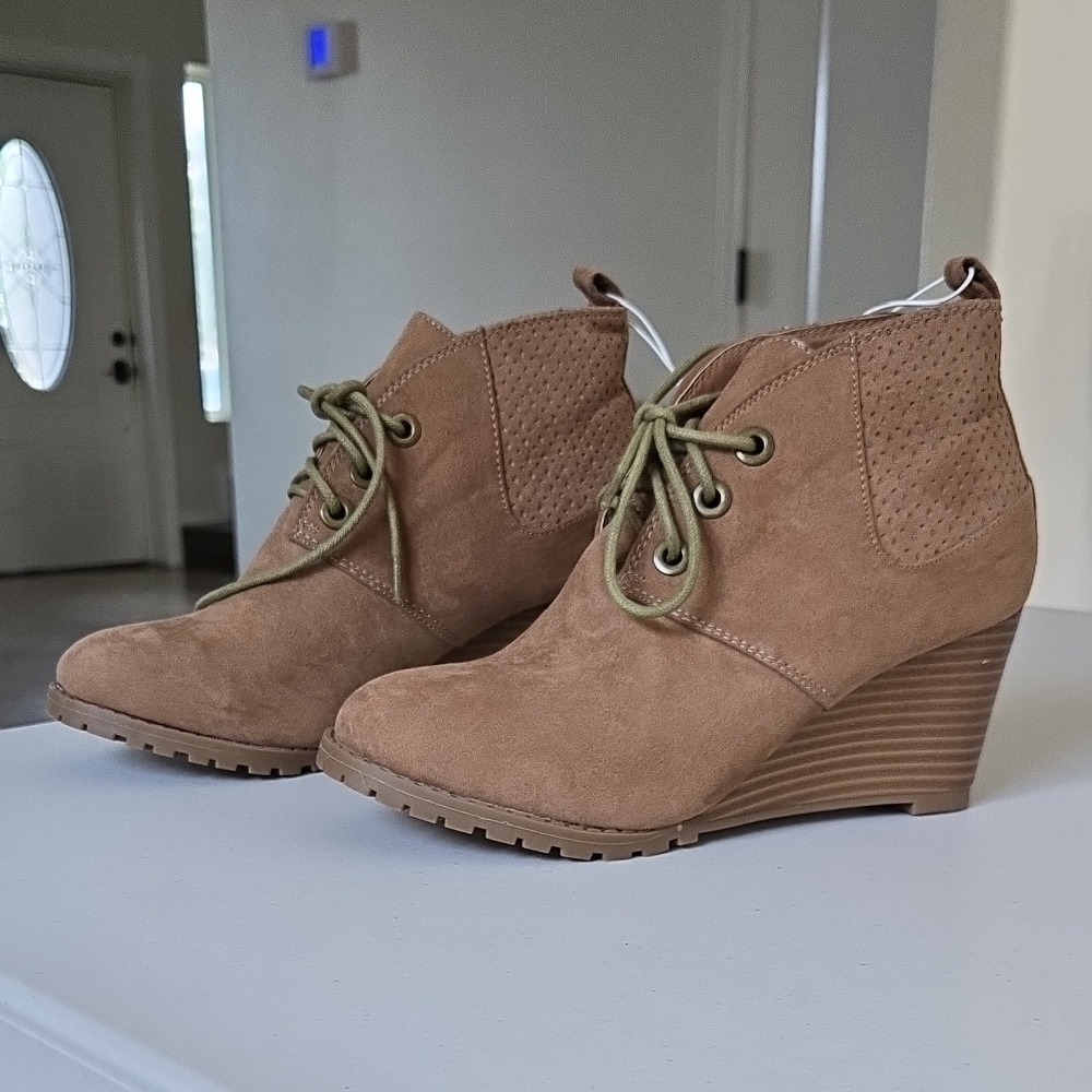 Women's Tan Wedge Ankle Boots